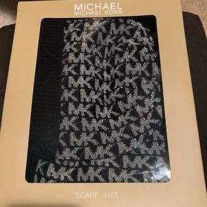 Michael Kors black & silver hat / scarf winter set